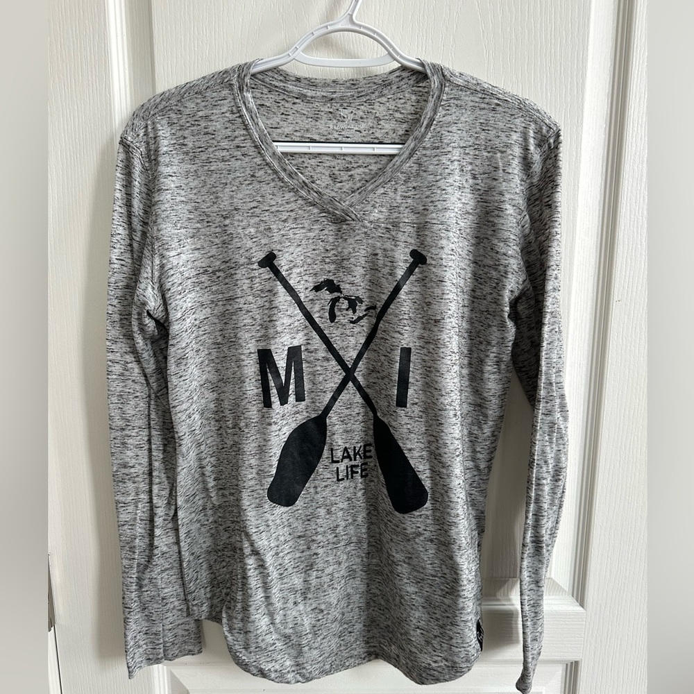 Ragwear USA Long Sleeve V-Neck Top – Adult Medium – Michigan Lake Life - EUC